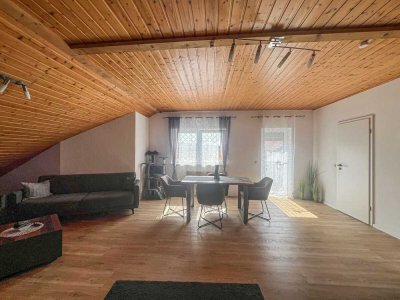 Kapitalanleger aufgepasst: lichtdurchflutete Dachgeschosswohnung in ruhiger Lage!