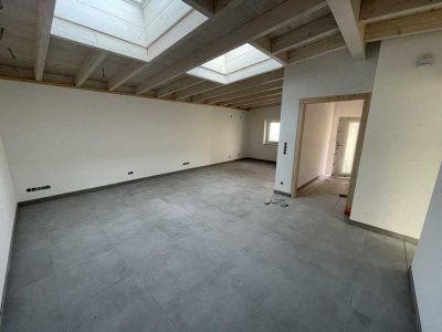 **Erstbezug nach Kernsanierung** in 41748 Viersen