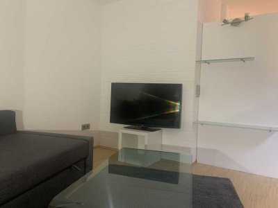 moderne ruhige Einzimmer Einliegerwohnung, Souterrain