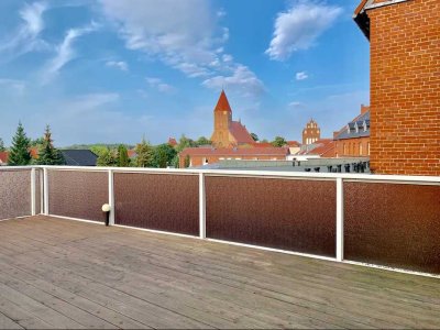BALD VERFÜGBAR Traumhafte 2-Raumwohnung mit 90 qm und eigener Dachterrasse