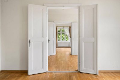Repräsentative Villenetage mit Charme und Potenzial in begehrter Mödlinger Lage