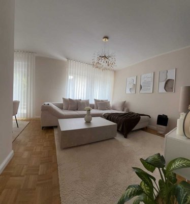 PROVISIONSFREI! Modernisierte 2,5-Zimmer-Wohnung mit Balkon und Renditepotenzial