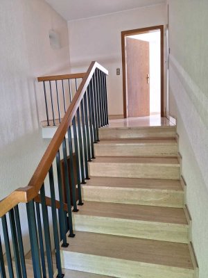 Sonnendurchflutete, sehr gepflegte 3-Raum-Wohnung mit Südbalkon in Top-Ruhrlage