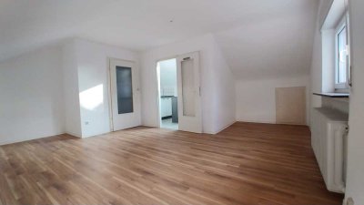 Geschmackvolle 2-Zimmer-Dachgeschosswohnung in Karlsruhe-Waldstadt
