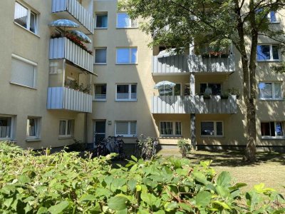 Werthaltige Kapitalanlage 2-Zimmer-Wohnung mit Balkon in Mörsenbroich, bequem im 1. OG