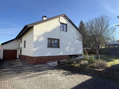 Gepflegtes Wohnhaus mit zwei großen Wohnungen