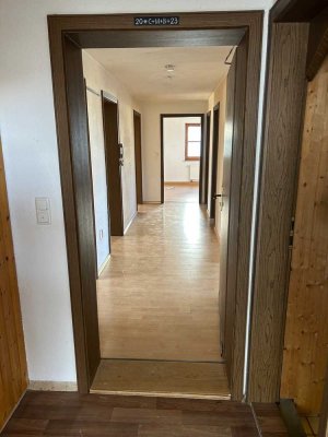 geräumiges 2-Familienhaus als Selbstbezug oder Kapitalanlage zu verkaufen.
