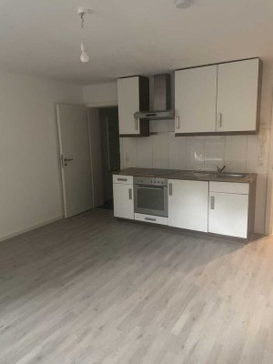 1 Zimmer mit EBK und kleiner Terrasse Nähe Uni und Hauptbahnhof