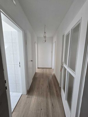 Helle 2 ZKB 2.OG-Wohung in Parknähe