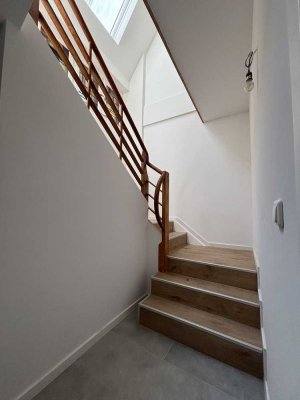Modernisierte 4 Zimmer Wohnung im Herzen von Schlebusch