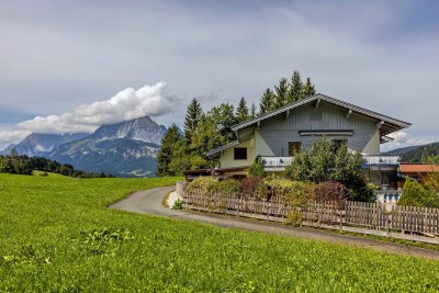 Charmante Dachgeschosswohnung am Ortsrand von St. Johann