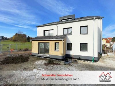 Neubaufeeling!! Traumhafte 4-Zi.-EG-Wohnung mit Terrasse u.v.m. in toller Lage von Lauf-Simonshofen