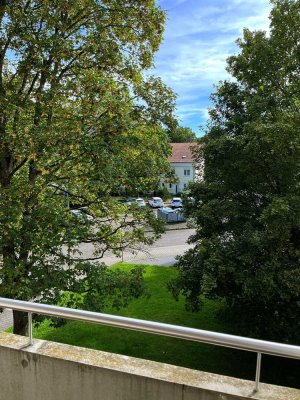Schöne, helle 4-Zimmer Wohnung mit sonnigem Südbalkon