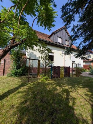 Kleine Doppelhaushälfte in Annahütte/Schipkau mit Garten und Garage in ruhiger Siedlungslage