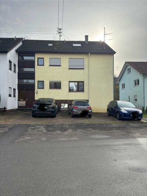 Attraktive 2,5-Zimmer Wohnung, frisch saniert, in Sulzbach