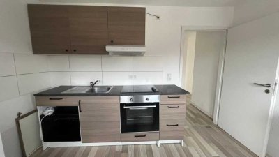 KÜCHE gegen Abschlag * RENOVIERTE Dachgeschoss Wohnung mit 2 ZIMMERN und BALKON * Burbach