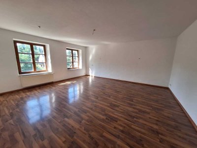 Familienfreundliche, Idyllische 6-Raum Wohnung in Reichenbach zu vermieten!