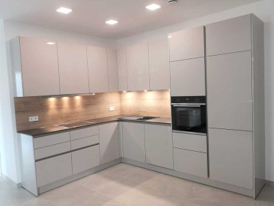 2,5-Raum-Wohnung mit gehobener Innenausstattung mit Balkon und Einbauküche in Herrenberg