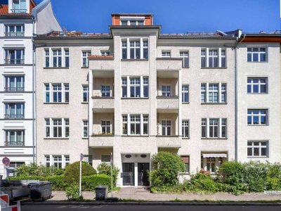 Am Schlosspark Pankow: vermietete Altbaueigentumswohnung im Dachgeschoss mit Süd-Ost-Terrasse
