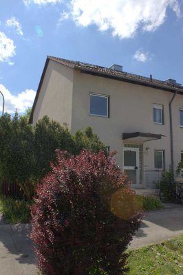 Großzügiges REH 5,5-Zi. mit Garage familienfreundlich, renovierungsbedürftig in Wolfratshausen