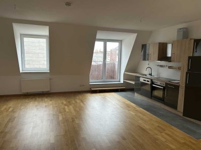 Westend- Großzügige 2-Zimmer Wohnung mit Südbalkon - sofort frei!
