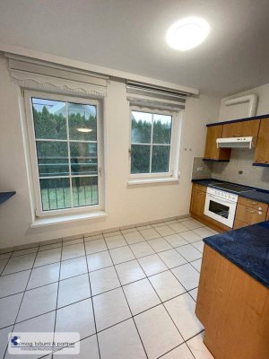 ! PROVISIONSFREI ! 3 Zimmer mit Loggia und Auto-Stellplatz