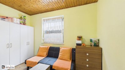 Traumhaftes Mehrfamilienhaus in Eggendorf: 12 Zimmer, Garten und viel Platz zum Wohlfühlen!