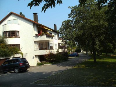 3-Raum-Hochparterre-Wohnung mit geh. Innenausstattung mit Balkon und EBK