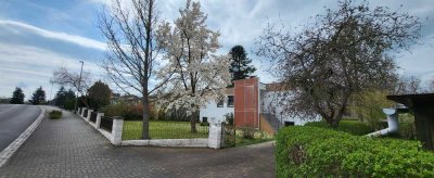 Einfamilienhaus mit gr. Garten in Wellerswalde, drei Garagen