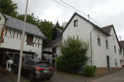 "WOHNEN IN IDYLLISCHER STADTLAGE - BEZUGSFÄHIGES WOHNHAUS IN DER EIFELSTADT ULMEN"
