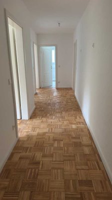 Erstbezug nach Sanierung: Gut geschnittene 3-Zimmer-Wohnung mit Balkon in Bad Homburg