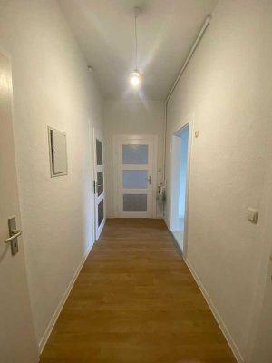 Schöne 3 Zimmer Wohnung mit Balkon sucht Familie / Zeitz