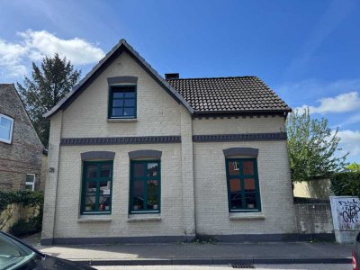 Charmantes Einfamilienhaus in zentraler, ruhiger Lage – ein echtes Liebhaberstück