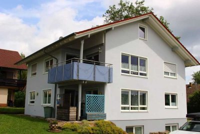 Freundliche 3,5-Zimmer-Erdgeschosswohnung mit Terrasse und EBK in Wildberg