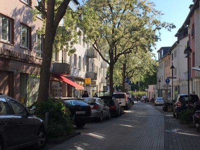 Großzügige 3-Zi in lebendigem Umfeld, Nähe Rheinstrand, gute Verbindung nach Mz WI und FFM