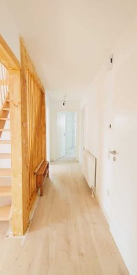 Helle Maisonettewohnung mit Einbauküche & Gartenmitbenutzung – sofort bezugsfrei
