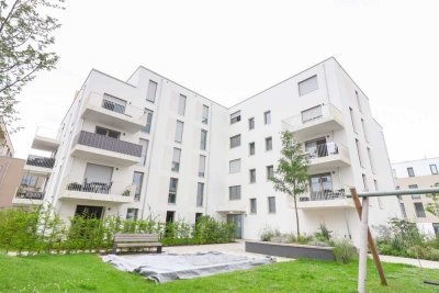 Großzügige Etagenwohnung mit lichtdurchfluteten Räumen, Designküche und sonnigem Balkon