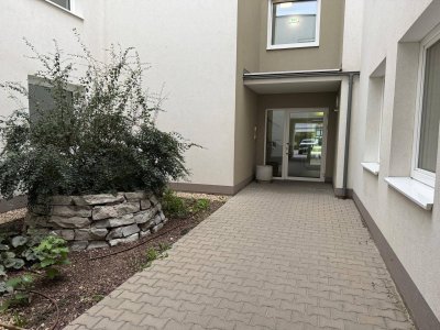 (Reserviert) Moderne Genossenschaftswohnung 3-Zimmer Erdgeschosswohnung mit Garten