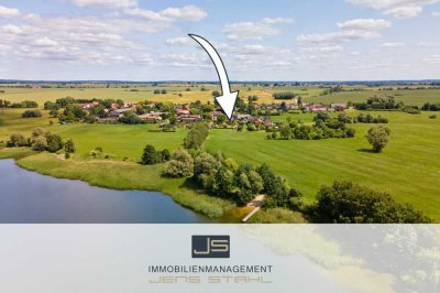 Erste Reihe am Wasser – mit Ausbaureserve und weitem Blick ins Grüne