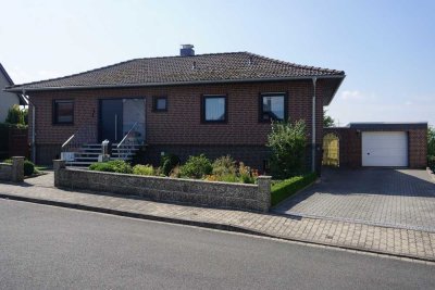 Gut geschnittener Bungalow mit freiem Blick