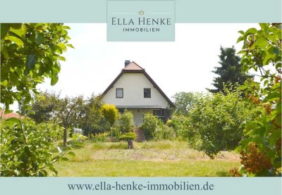 Auf fast 1.500m² Grundstück: Freistehendes Einfamilienhaus mit Keller + Garage...