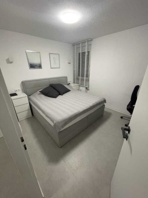 Exklusive 3,5-Raum-EG-Wohnung mit gehobener Innenausstattung mit Balkon und Einbauküche in Frankfurt