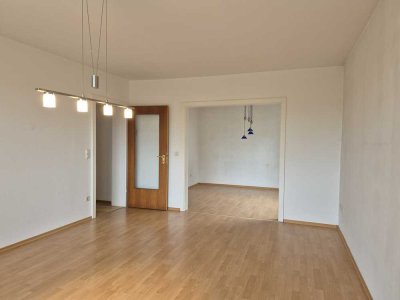 Helle 3,5-Zimmer Wohnung mit Balkon in Bayreuth-Meyernberg