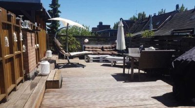 Helle 2/3 Zimmer Altbau-Wohnung mit traumhafter Dachterrasse