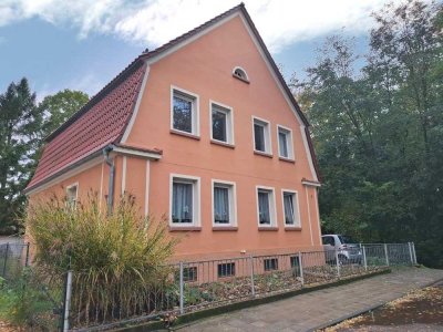 Attraktives Zweifamilienhaus in ruhiger Lage