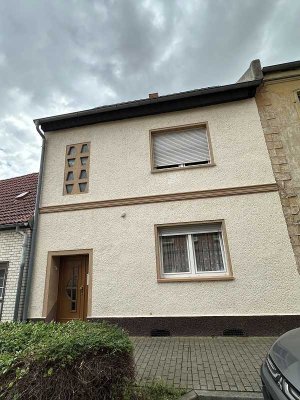 Ruhig gelegenes Reihenhaus in Güsten – gepflegt & bezugsbereit