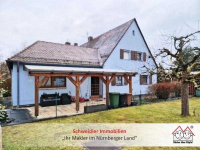 Charmante Doppelhaushälfte mit Nebengebäude & Carport in ruhiger Lage von Schwaig