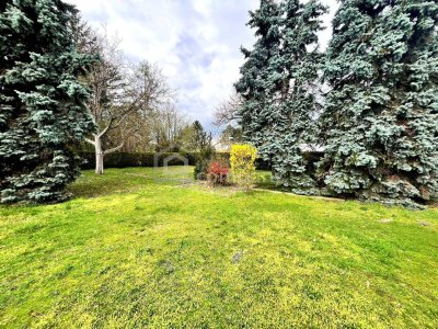 Ein Garten zum Verlieben. Ein Haus zum Verändern. Ein Platz für Ihre Zukunft!