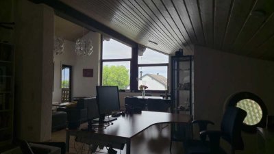 Schöne 3-Zimmer-DG-Wohnung mit Balkon und Aussicht in Aalen-Ebnat