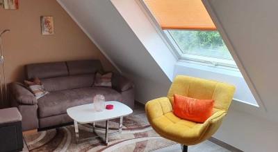 Stilvolle,voll möblierte Wohnung mit Balkon in zentraler Lage